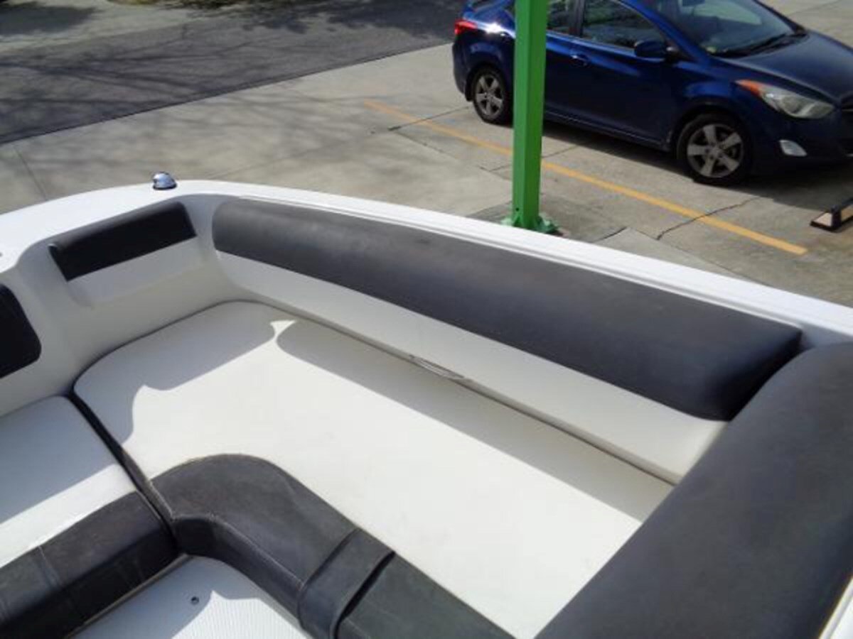 2019-bayliner-20-ef0904