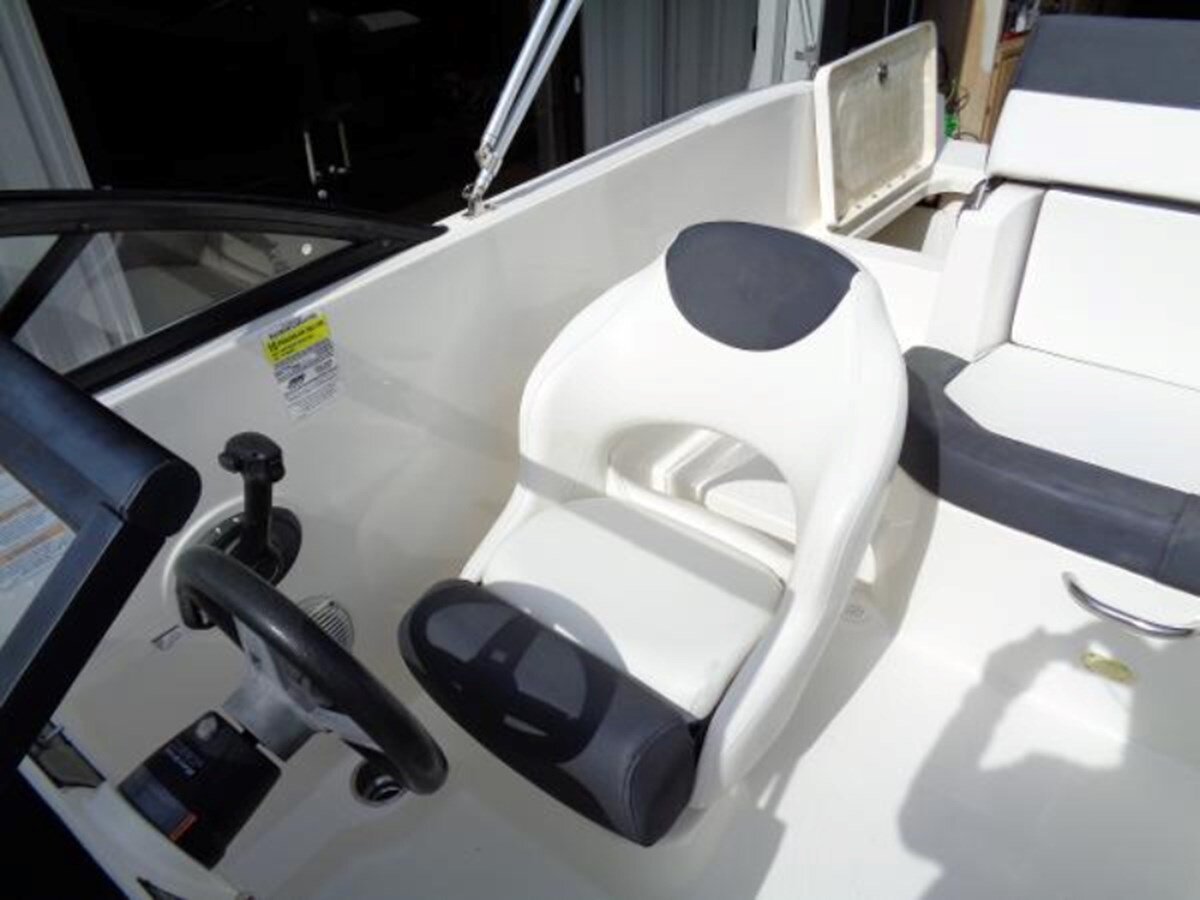2019-bayliner-20-ef0904