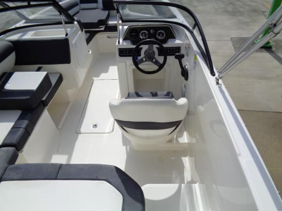 2019-bayliner-20-ef0904