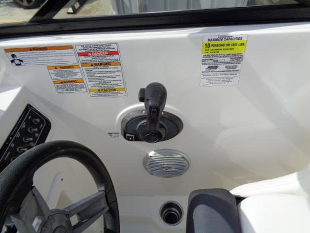 2019-bayliner-20-ef0904