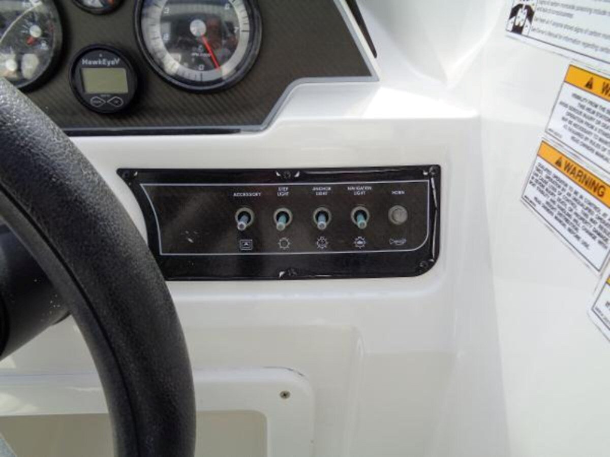 2019-bayliner-20-ef0904