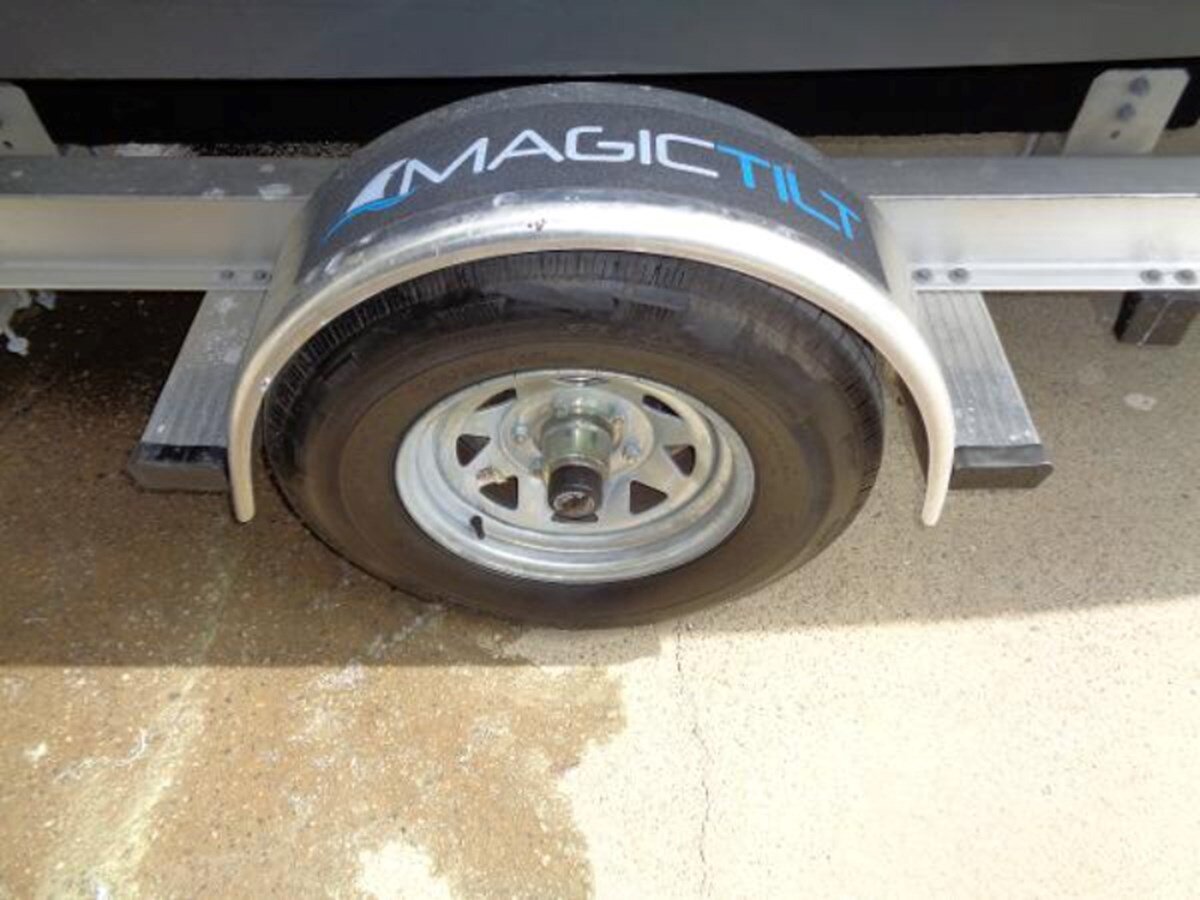 2019-bayliner-20-ef0904