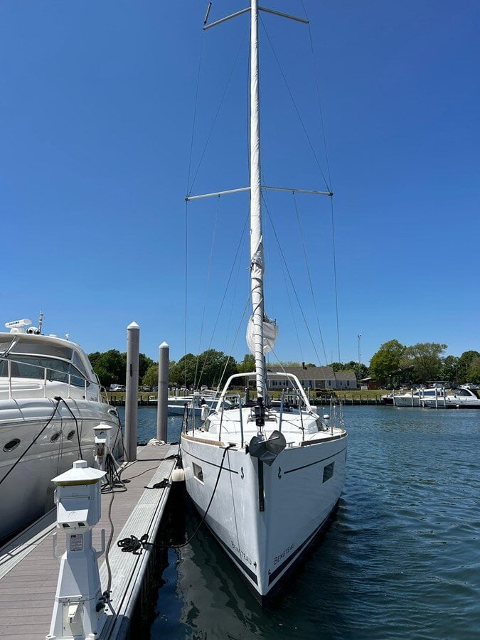 2019-beneteau-37-9-defe1e