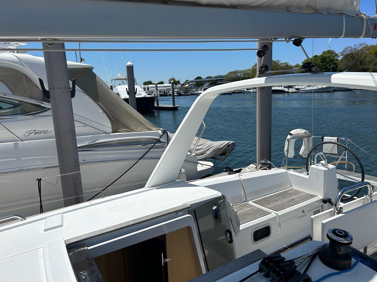 2019-beneteau-37-9-defe1e