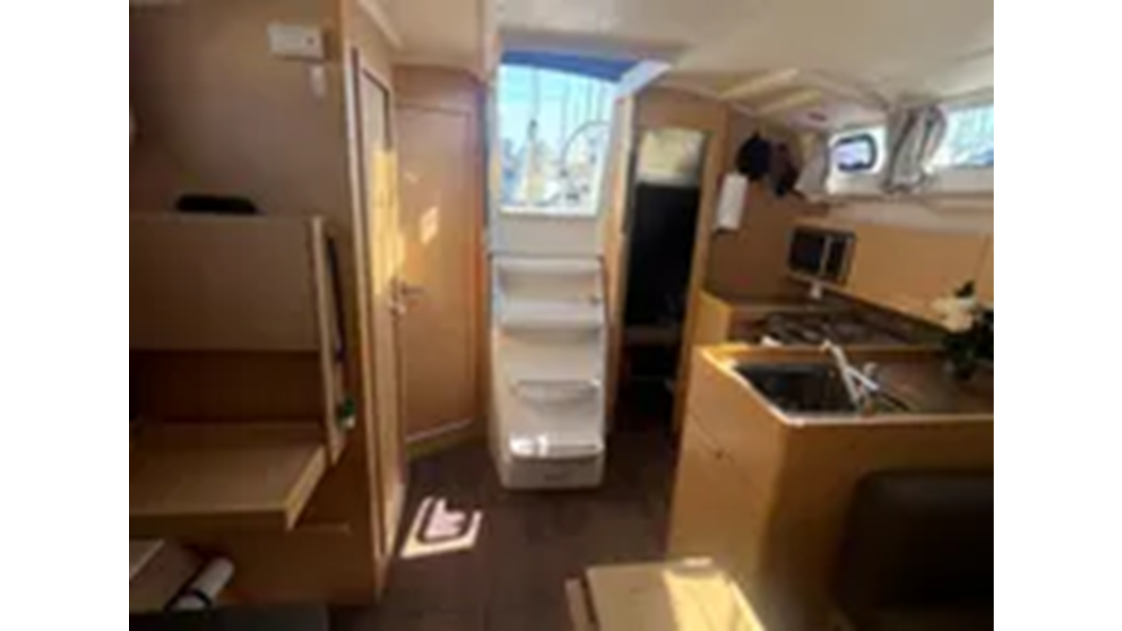 2019-beneteau-38-a0c358