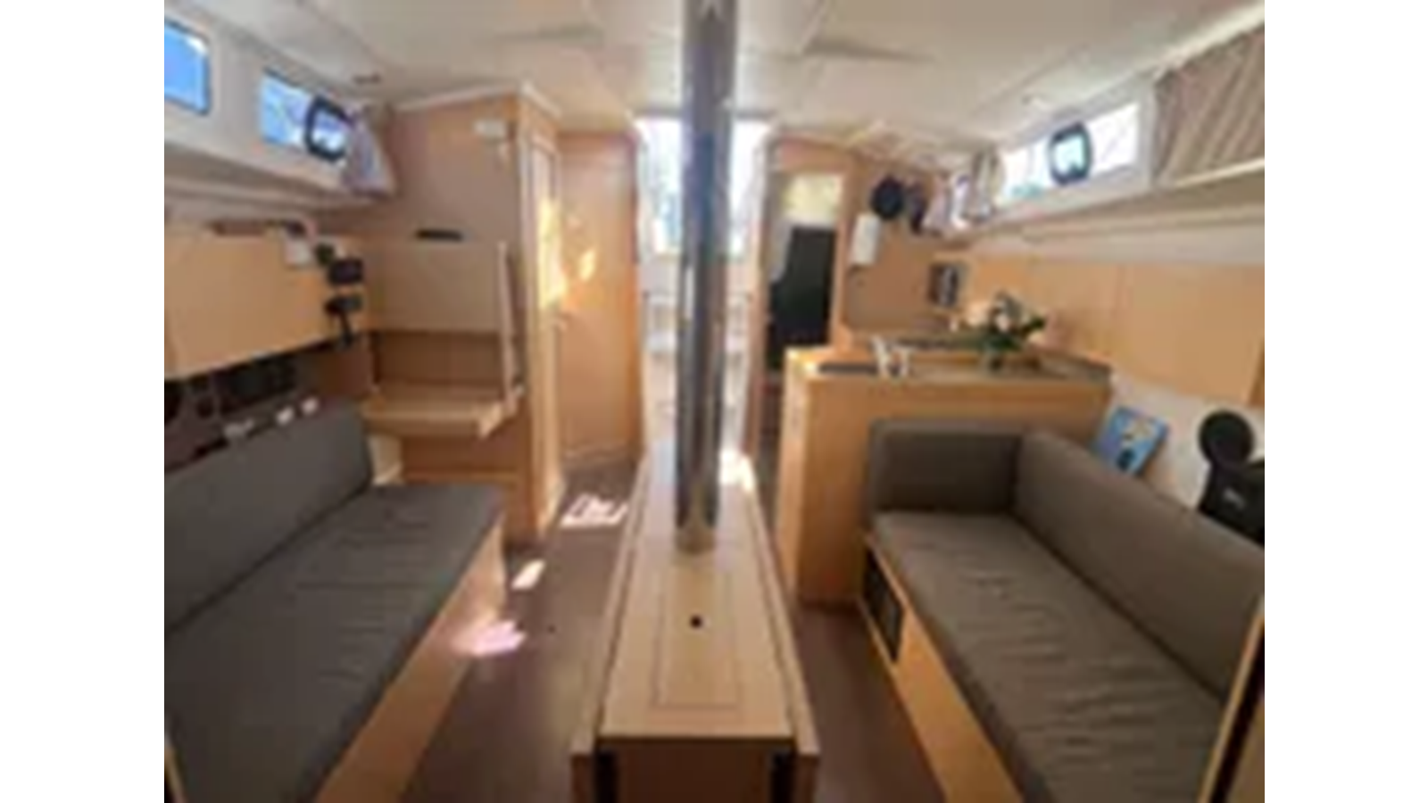 2019-beneteau-38-a0c358