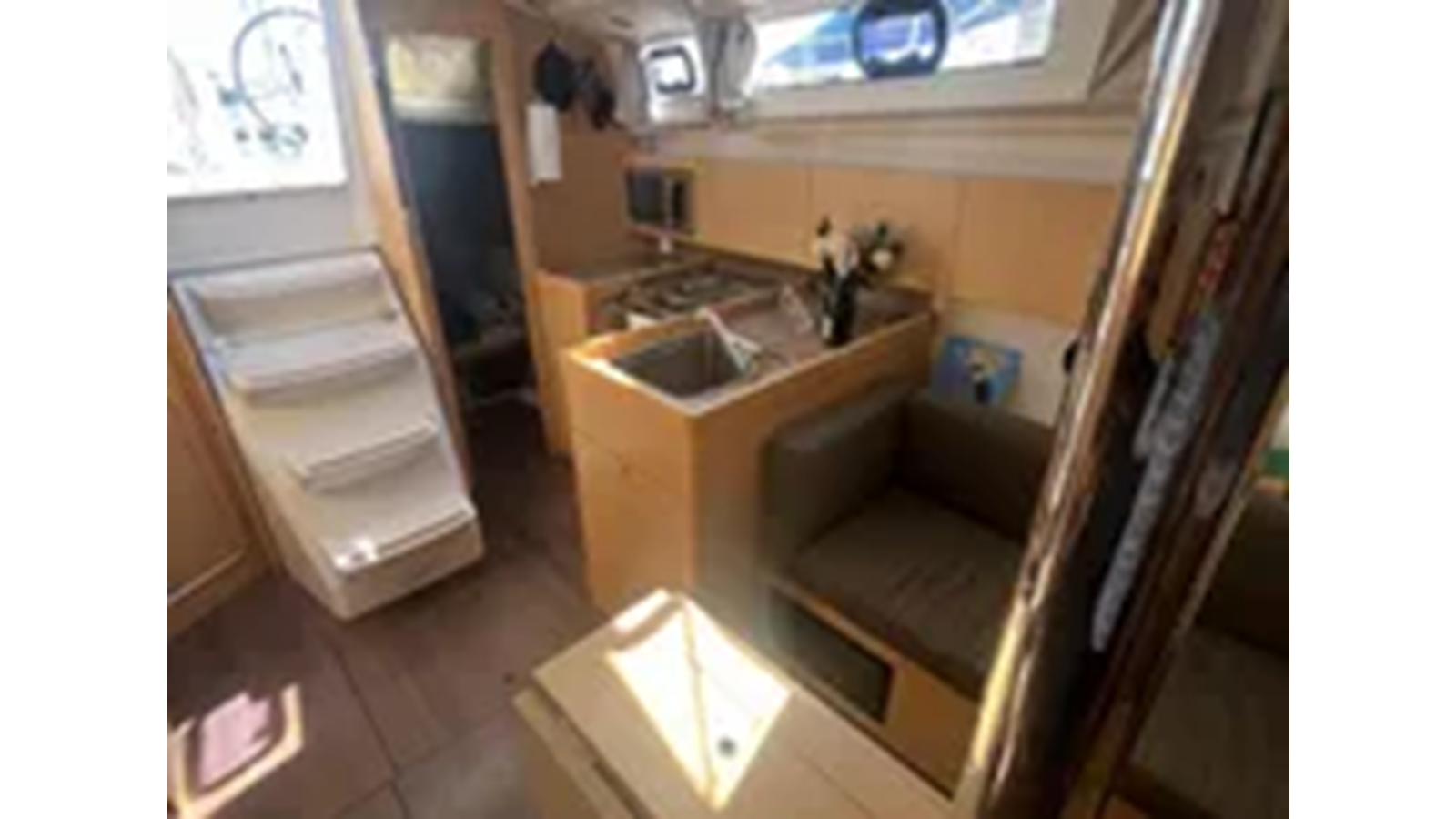 2019-beneteau-38-a0c358