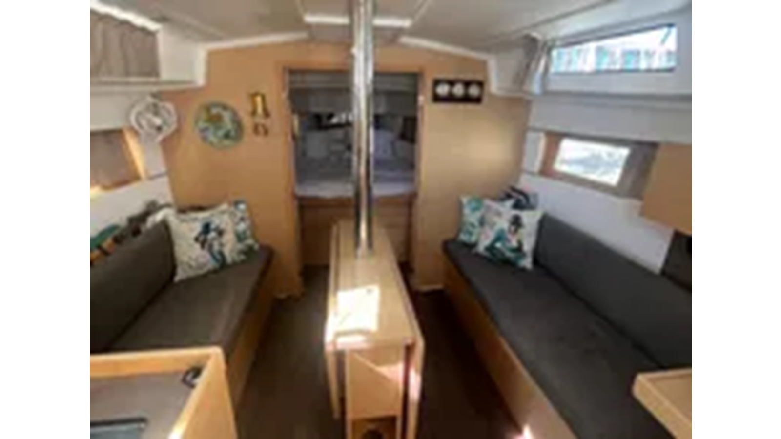 2019-beneteau-38-a0c358