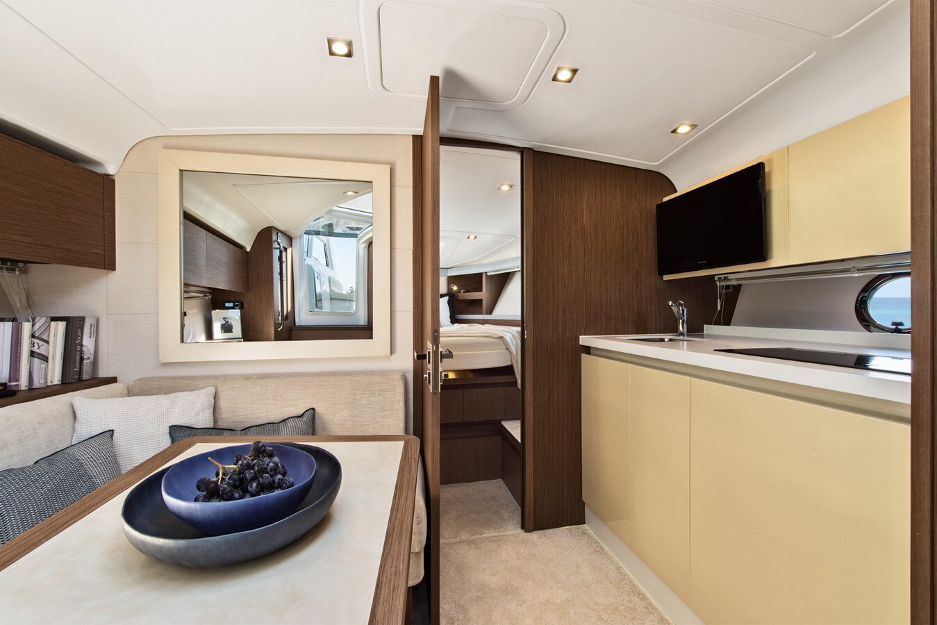 2019-beneteau-42-b29809