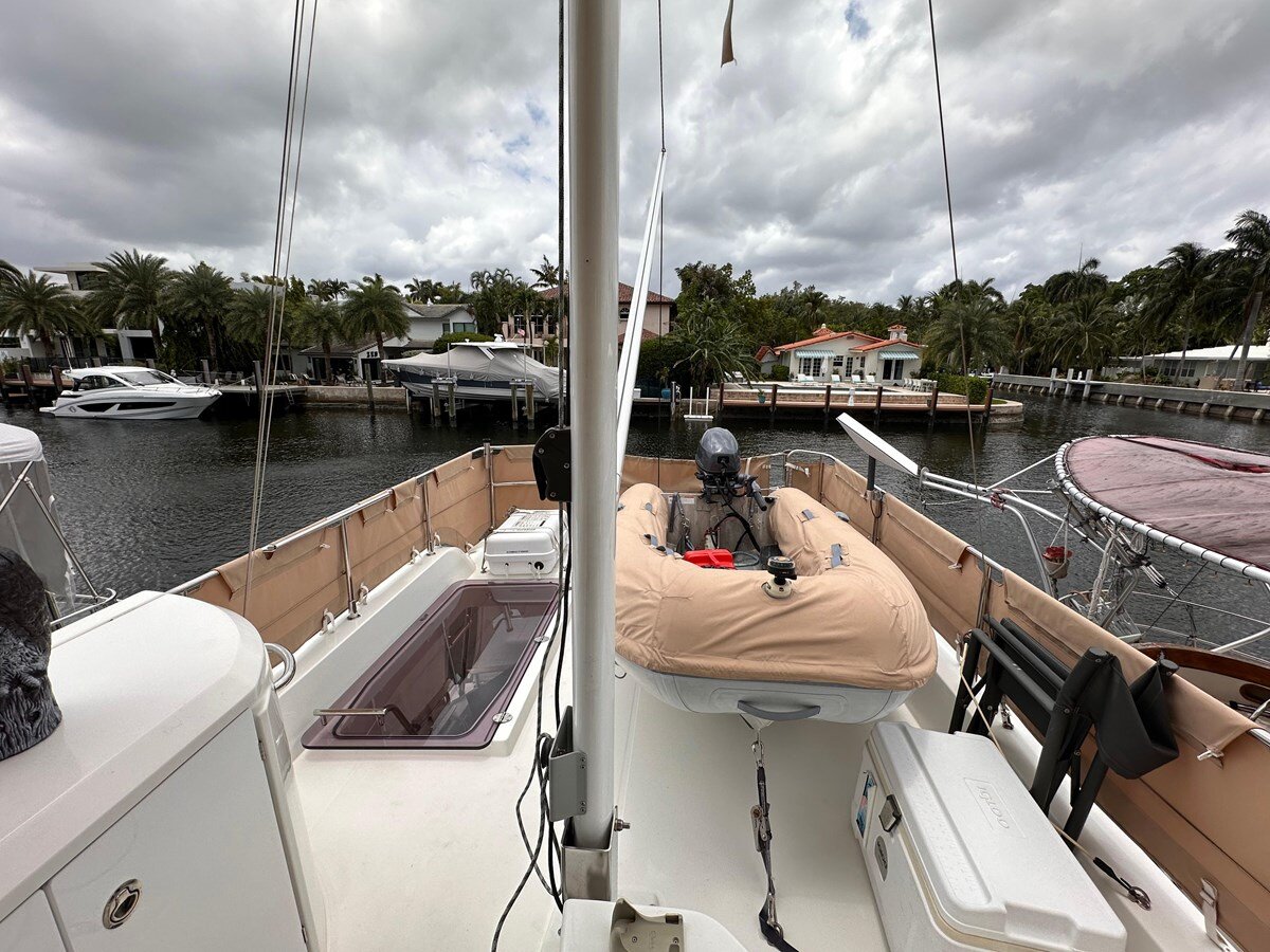 2019-beneteau-44-b07427