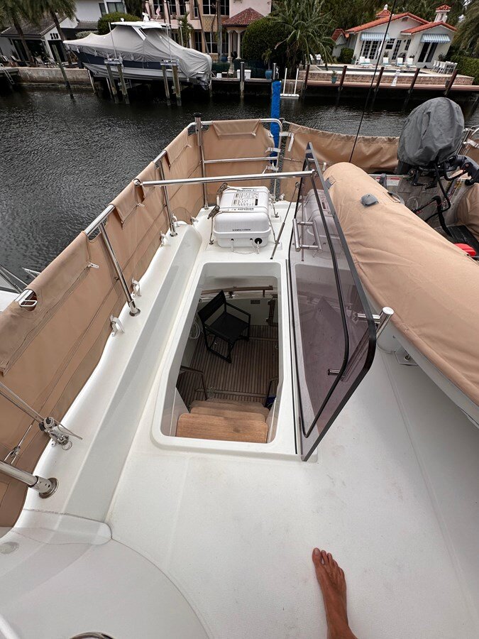 2019-beneteau-44-b07427