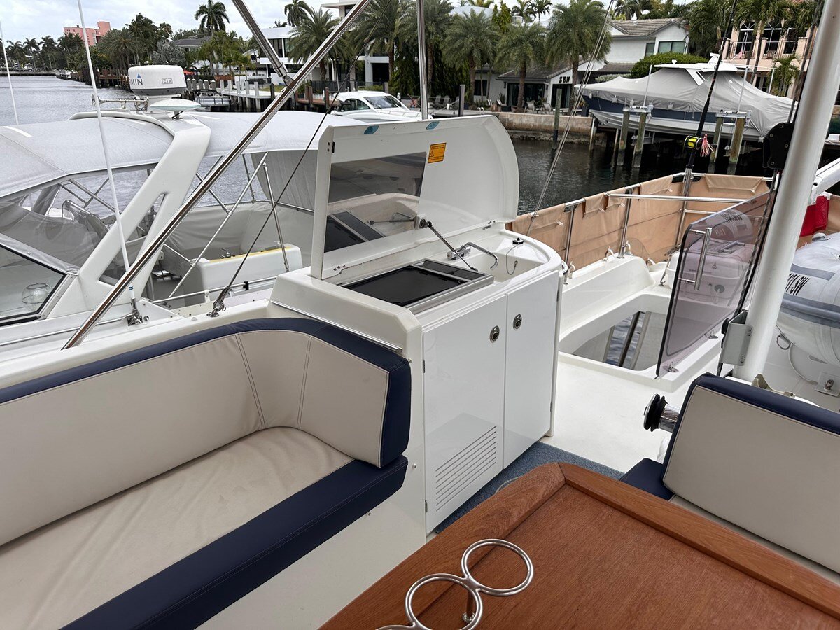 2019-beneteau-44-b07427