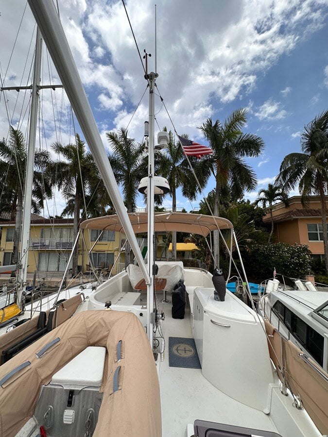 2019-beneteau-44-b07427