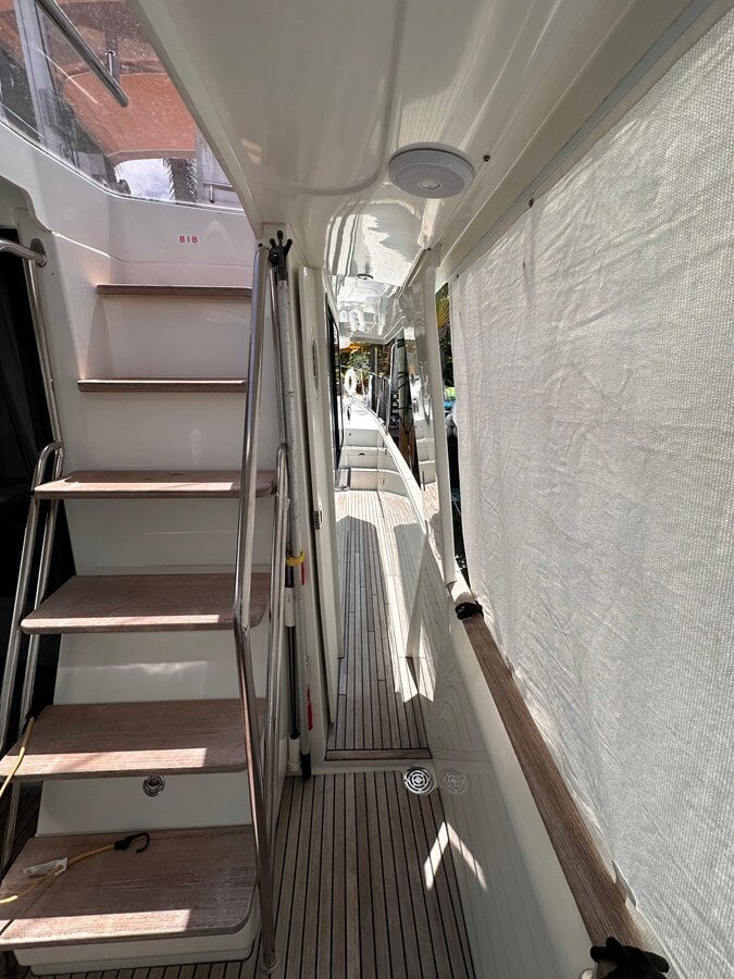 2019-beneteau-44-b07427