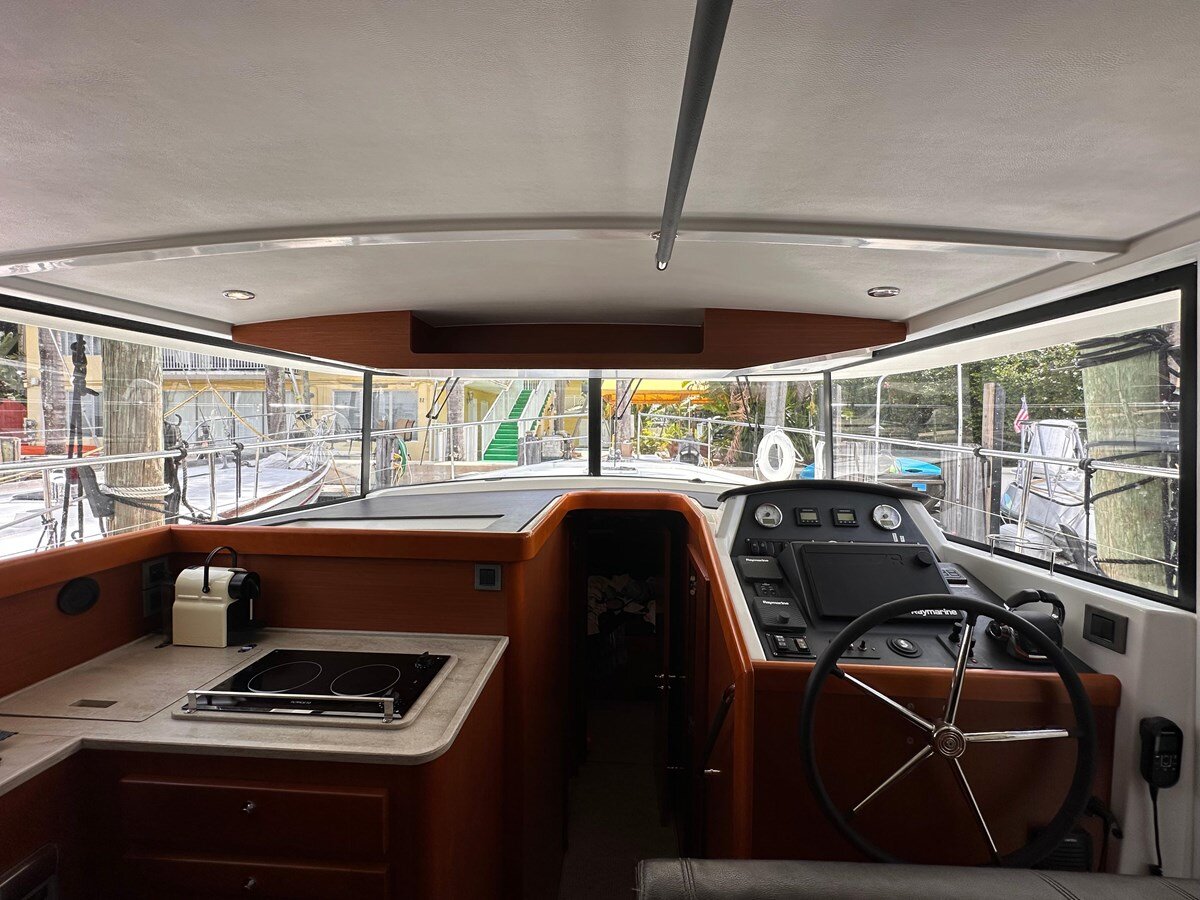 2019-beneteau-44-b07427