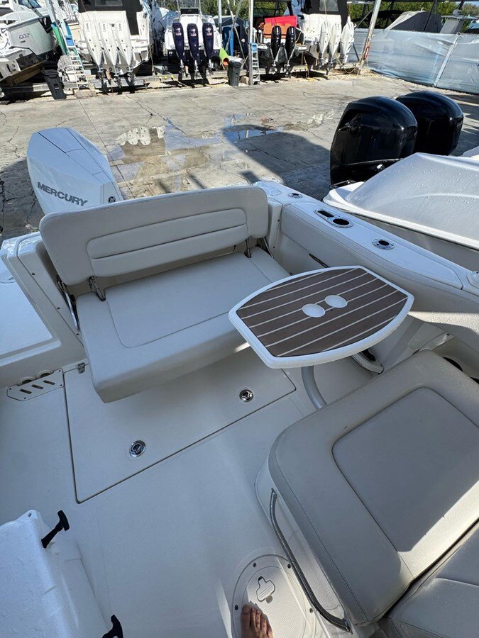 2019-boston-whaler-24-8-26ced1