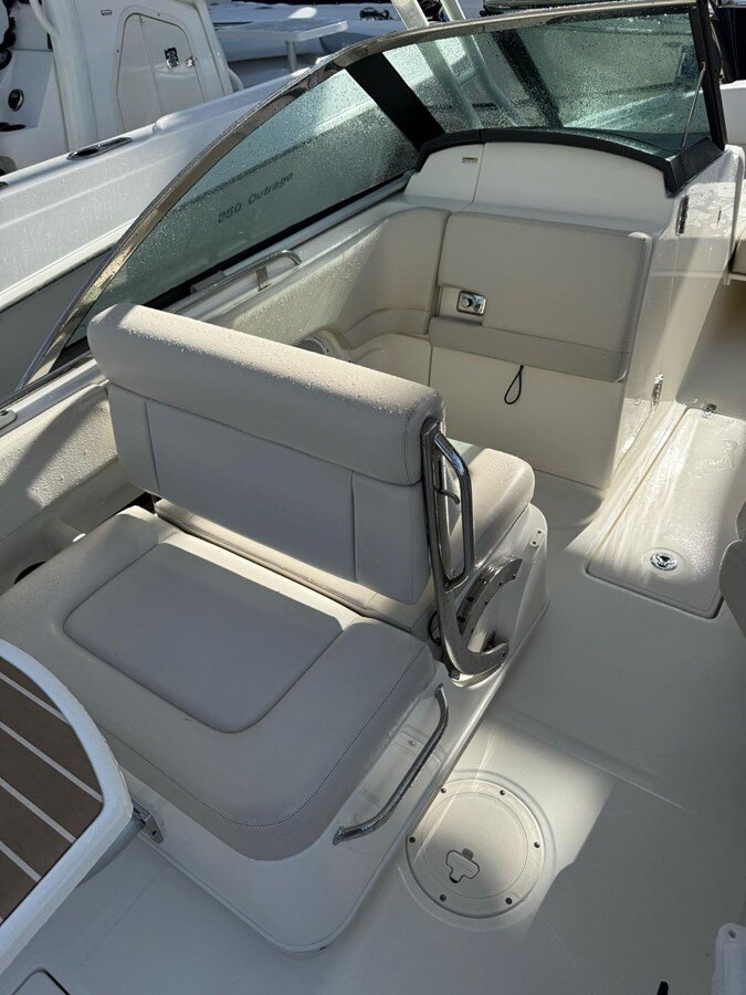2019-boston-whaler-24-8-26ced1