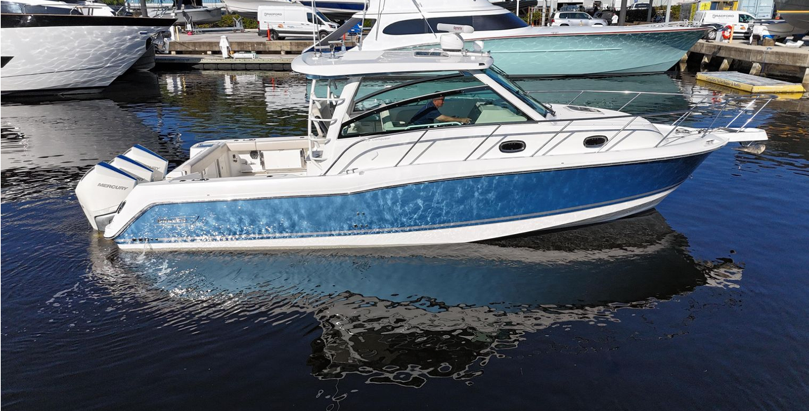 2019-boston-whaler-35-11-ad0f17