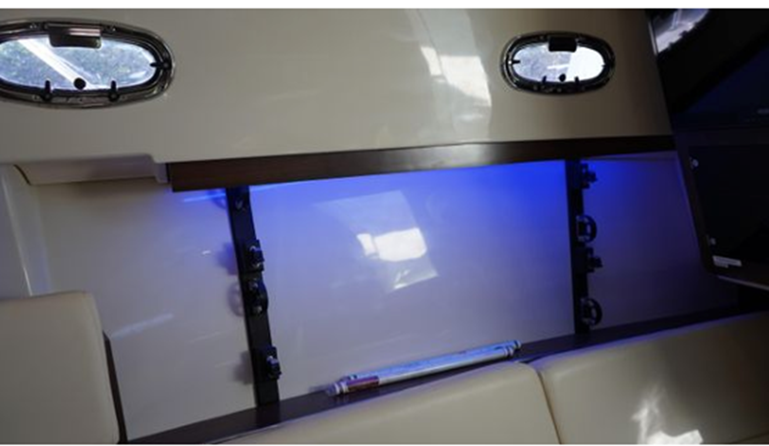 2019-boston-whaler-35-11-ad0f17