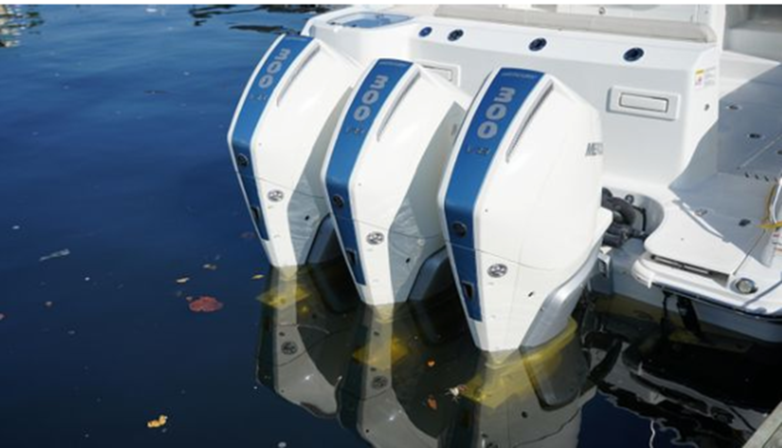 2019-boston-whaler-35-11-ad0f17