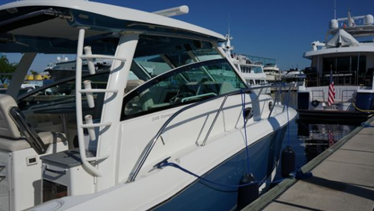 2019-boston-whaler-35-11-ad0f17