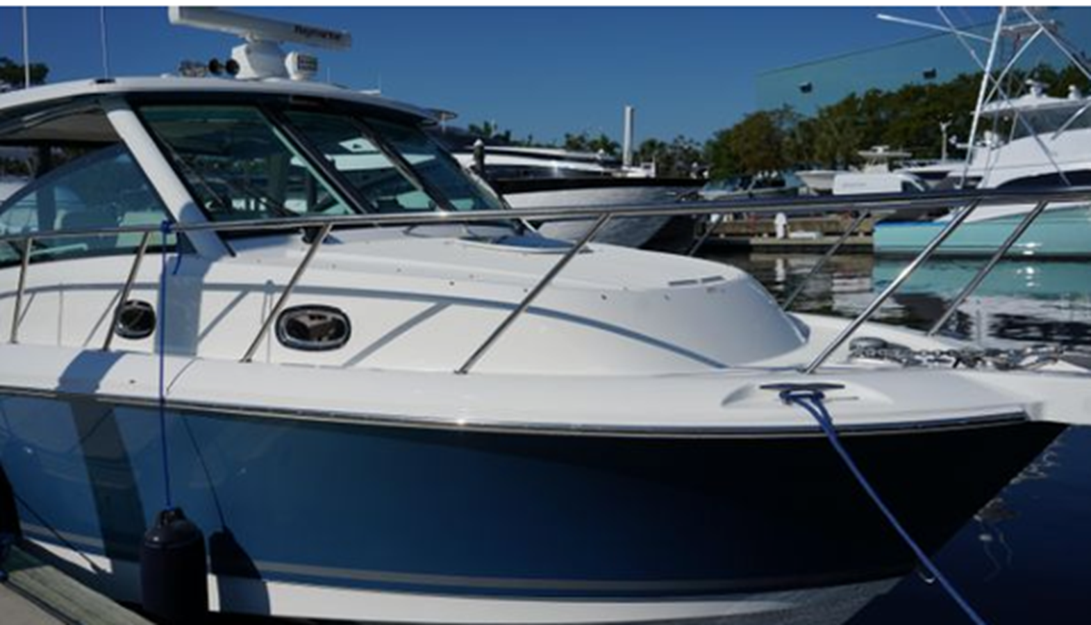 2019-boston-whaler-35-11-ad0f17