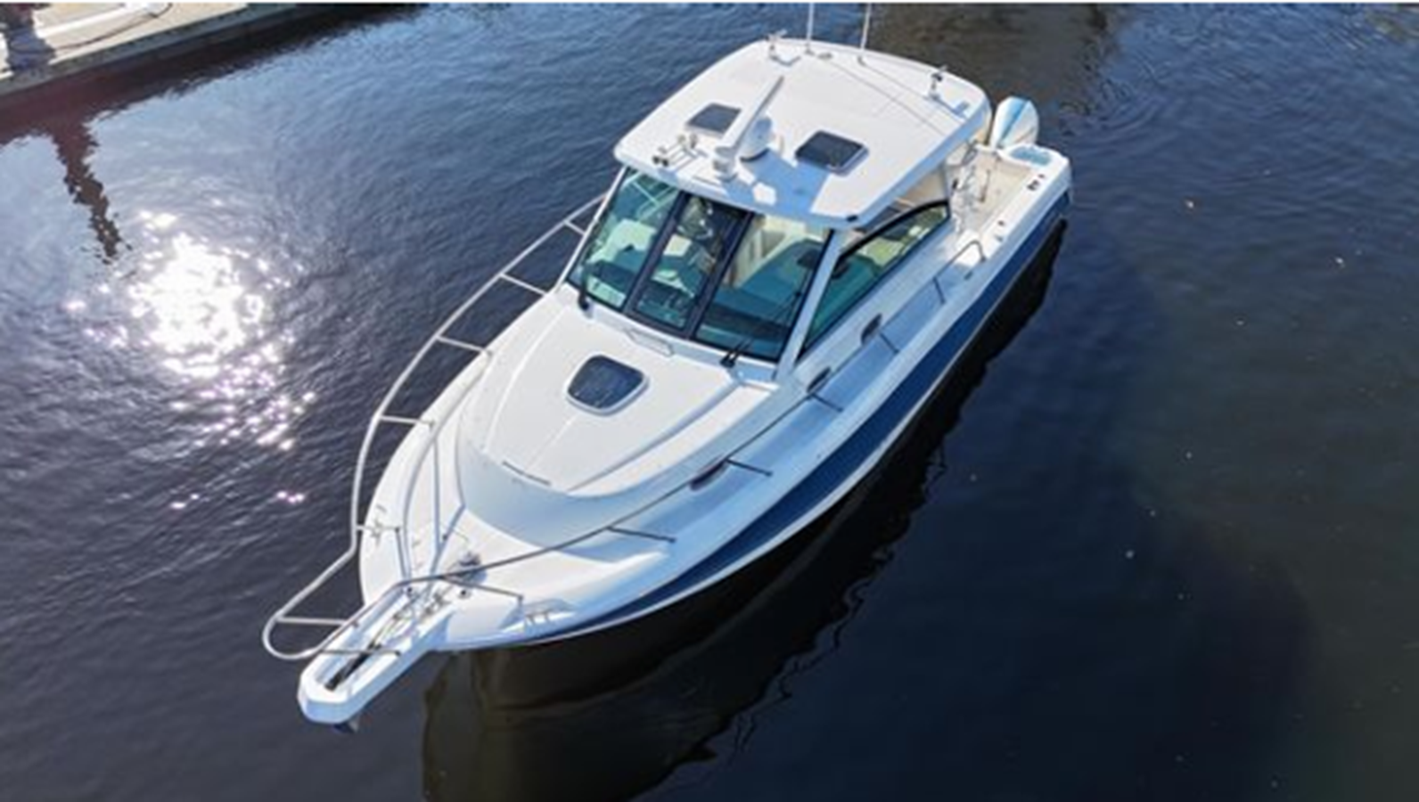 2019-boston-whaler-35-11-ad0f17