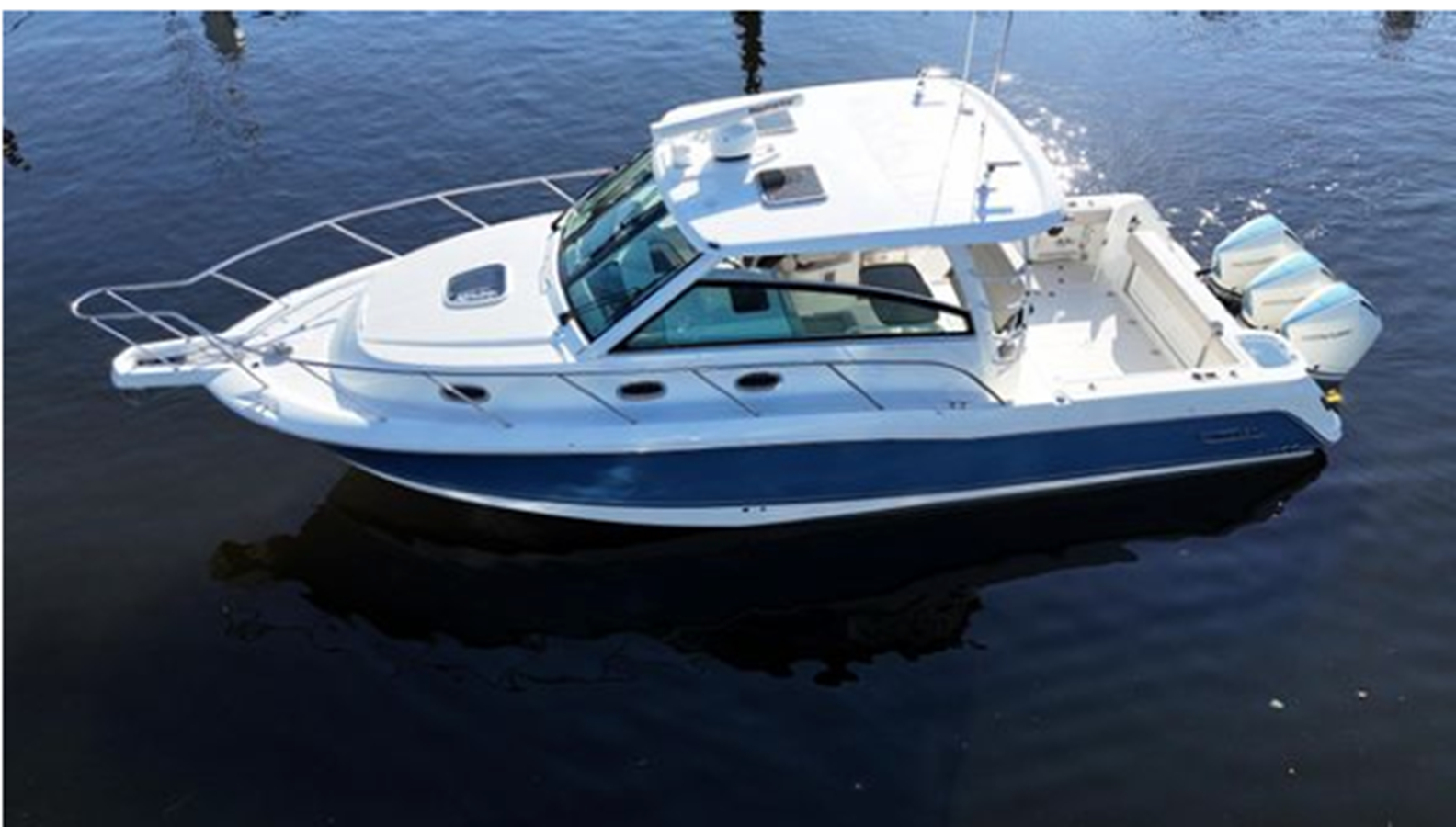 2019-boston-whaler-35-11-ad0f17