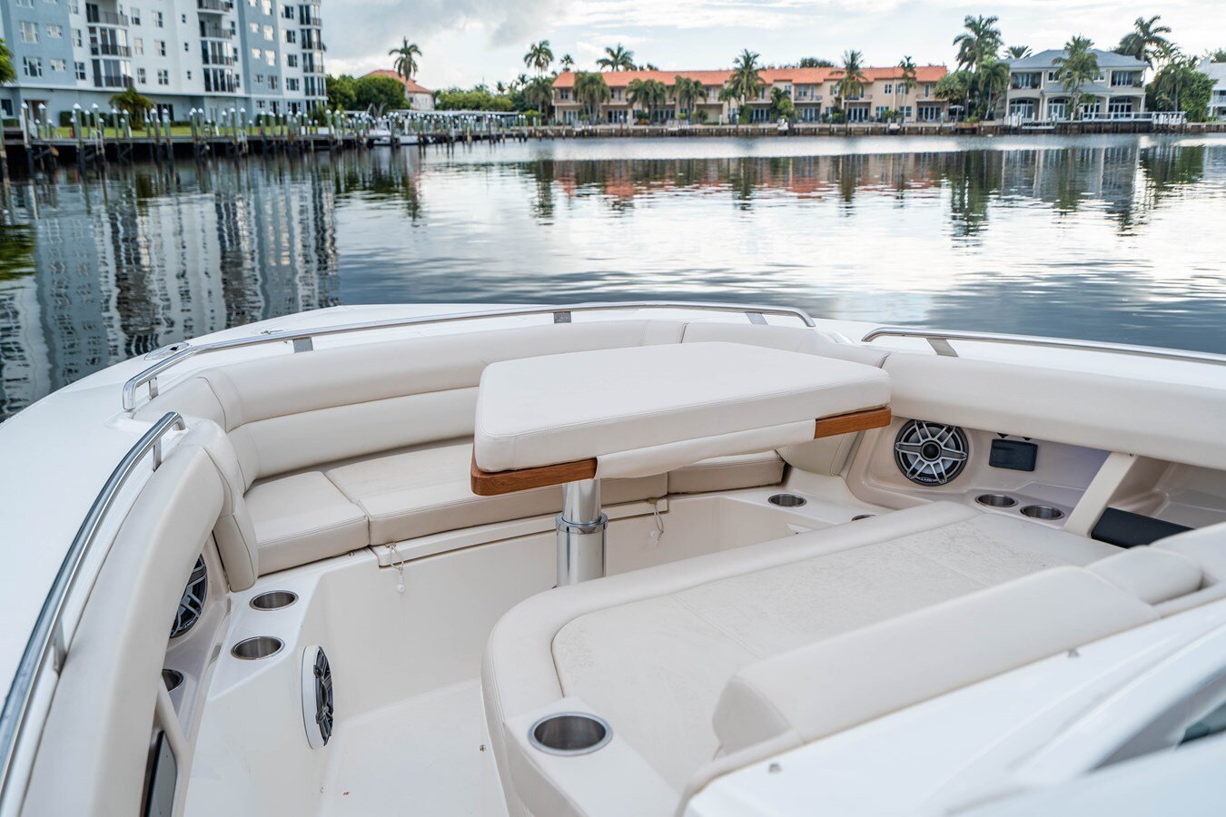 2019-boston-whaler-35-0bf07a