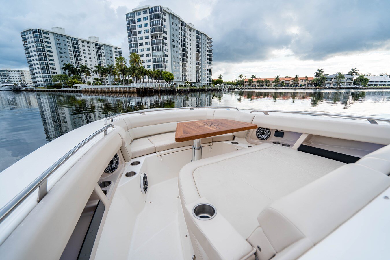 2019-boston-whaler-35-0bf07a