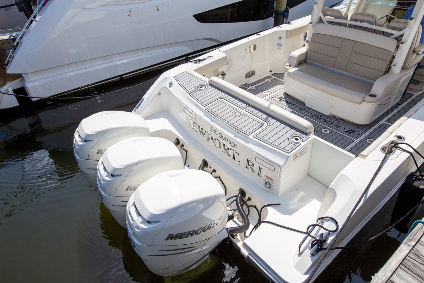 2019-boston-whaler-38-fa452b