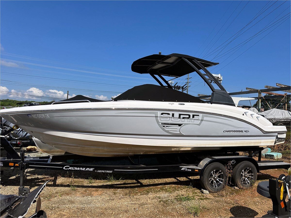 2019-chaparral-23-1-c3d81b