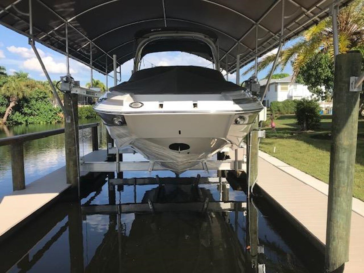 2019-crownline-27-51bb97