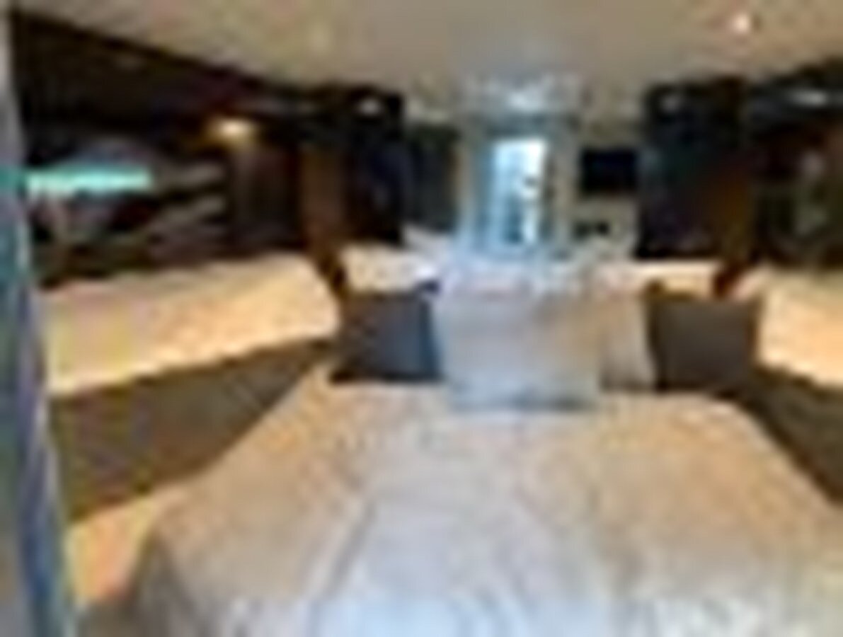 2019-cruisers-yachts-44-074ab6