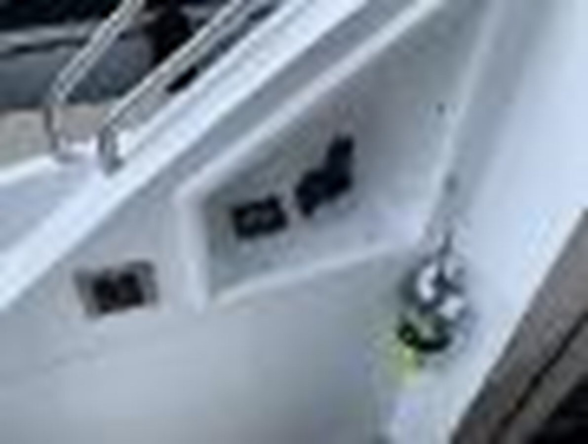 2019-cruisers-yachts-44-074ab6