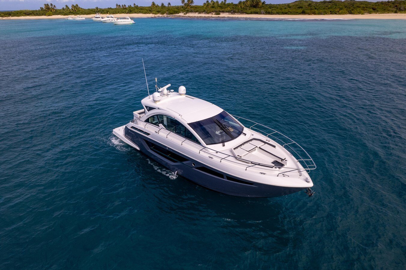 2019-cruisers-yachts-50-bba156