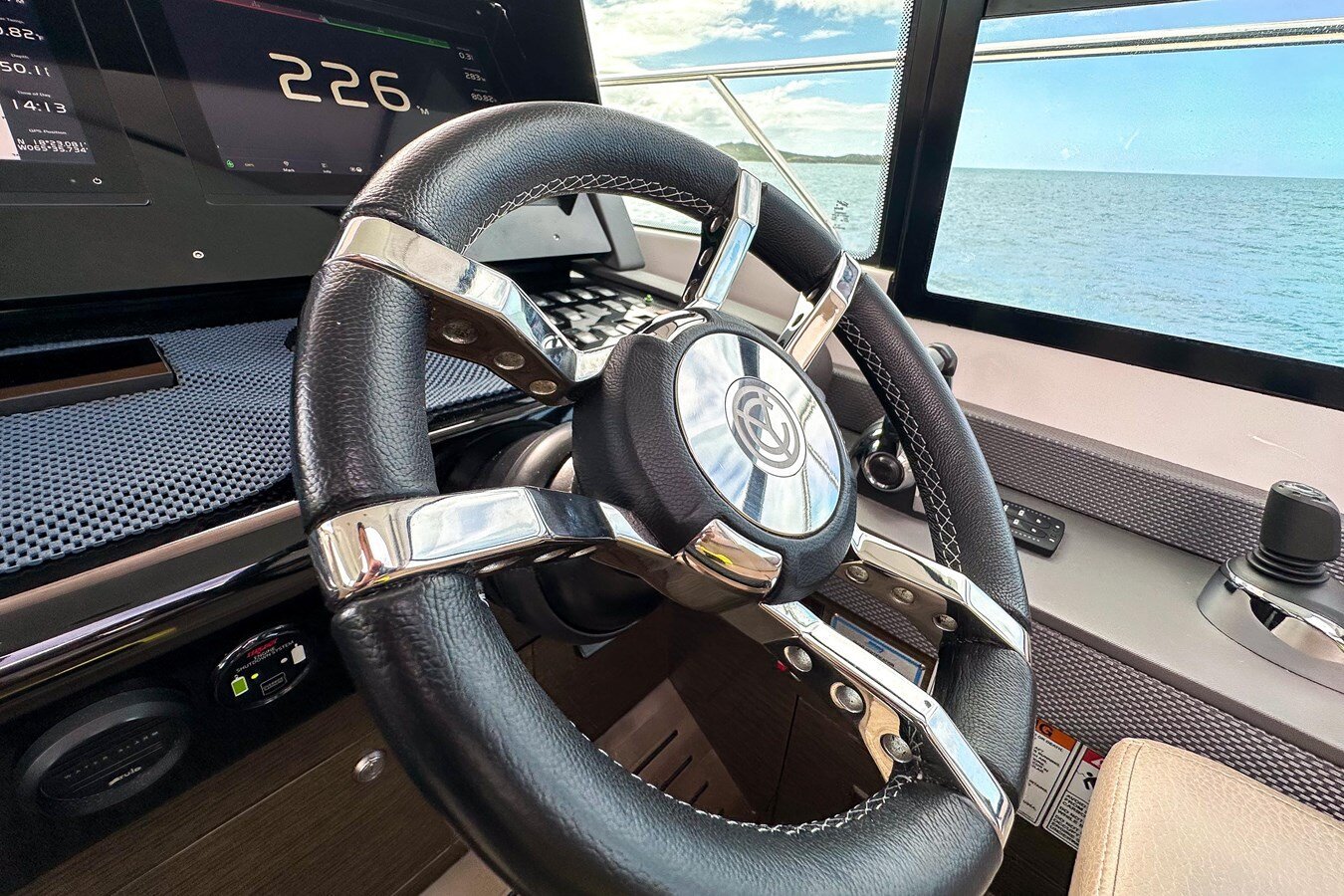 2019-cruisers-yachts-50-bba156