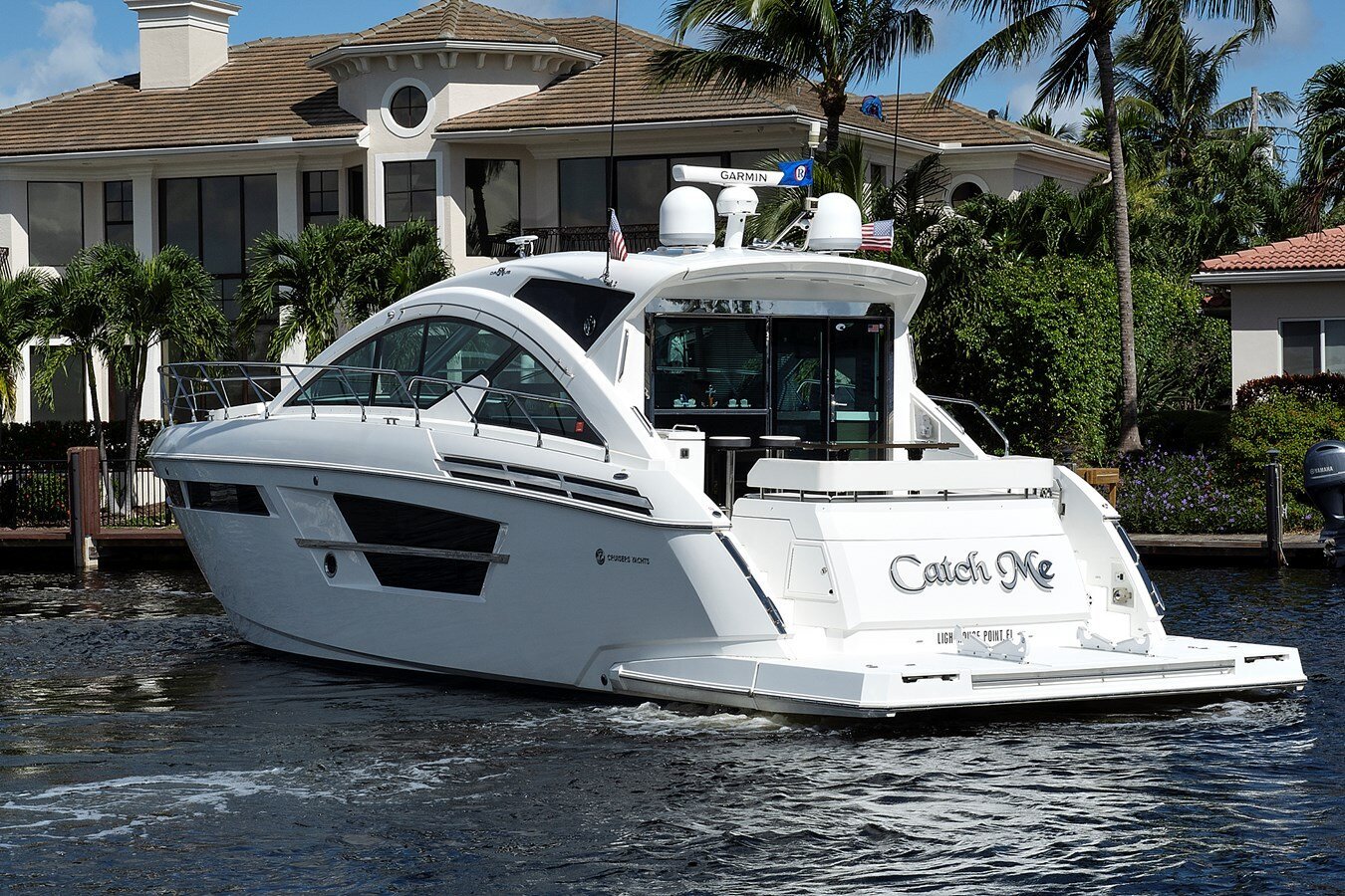 2019-cruisers-yachts-54-5008b0