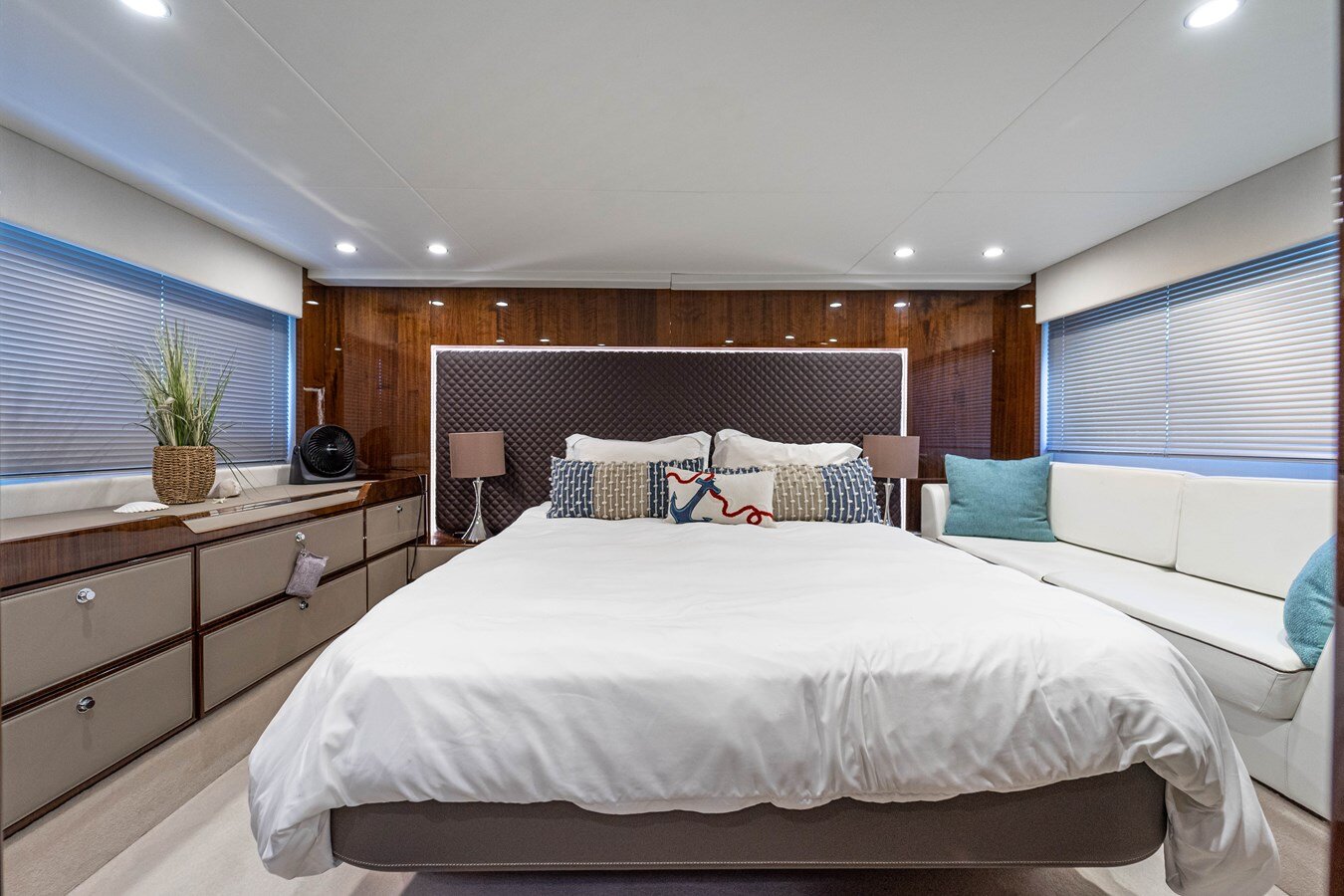 2019-fairline-53-840c70