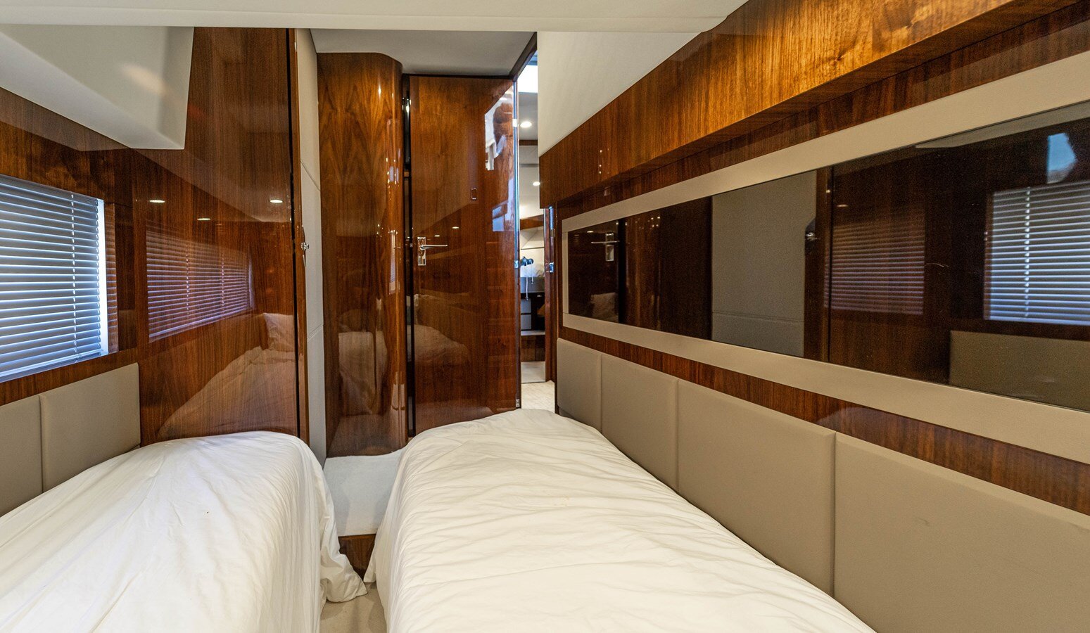 2019-fairline-53-840c70