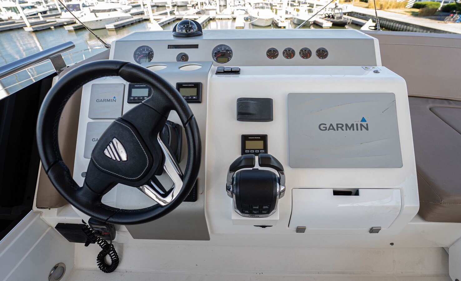 2019-fairline-53-840c70