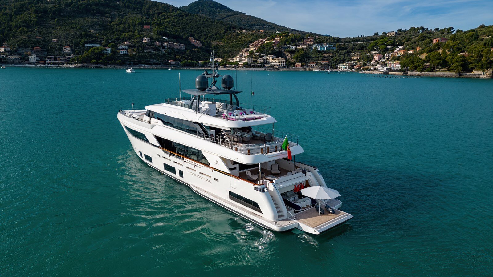 2019-ferretti-custom-line-121-7-be5a0d