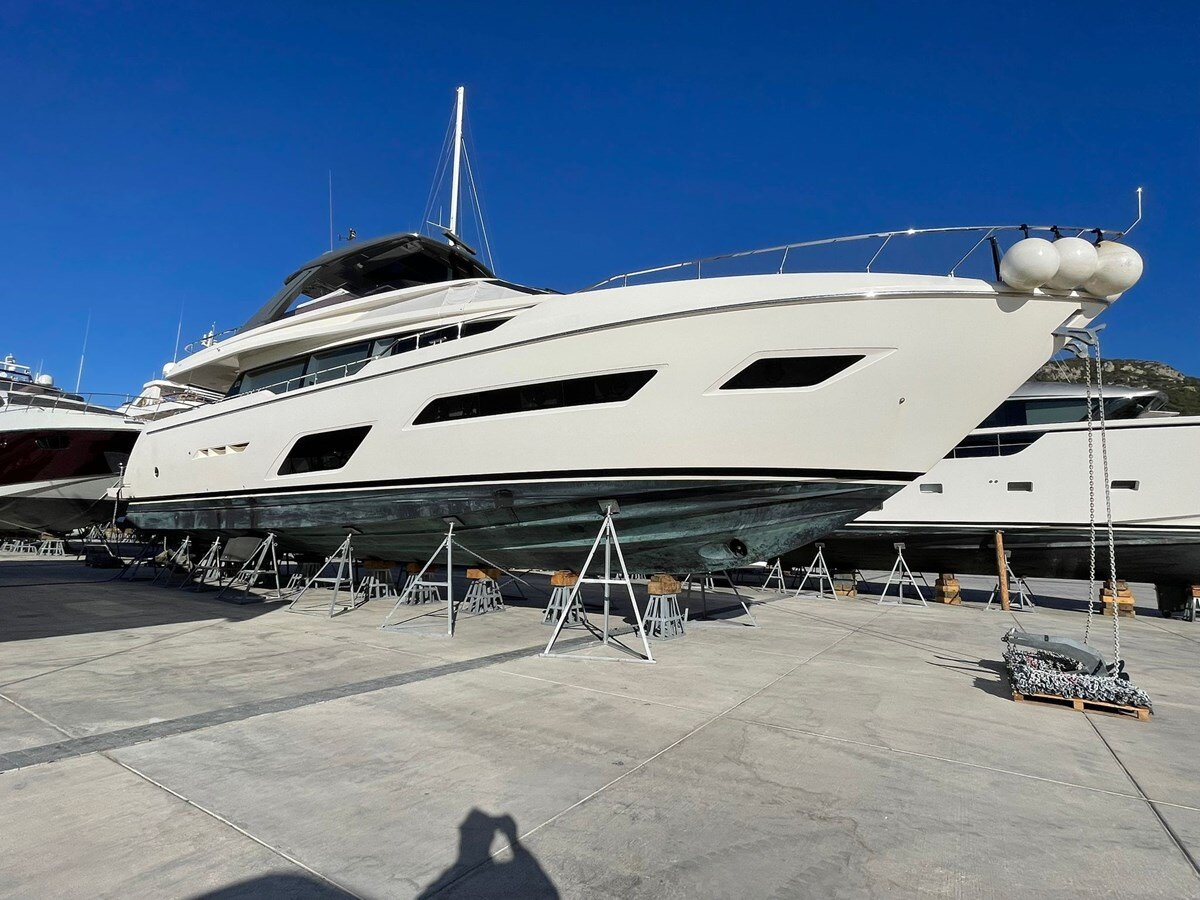 2019-ferretti-yachts-78-9-ffe3e5