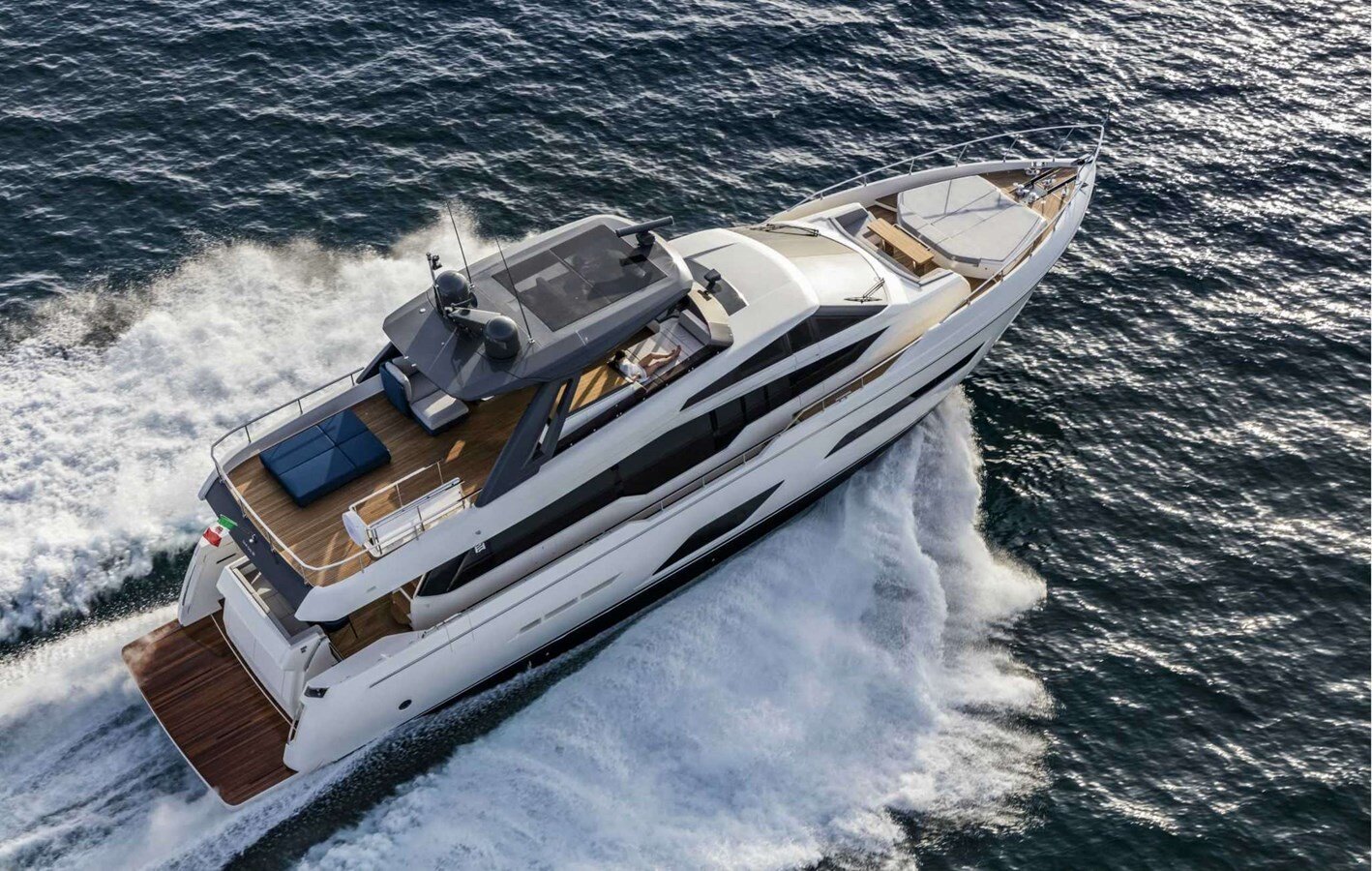 2019-ferretti-yachts-78-9-ffe3e5