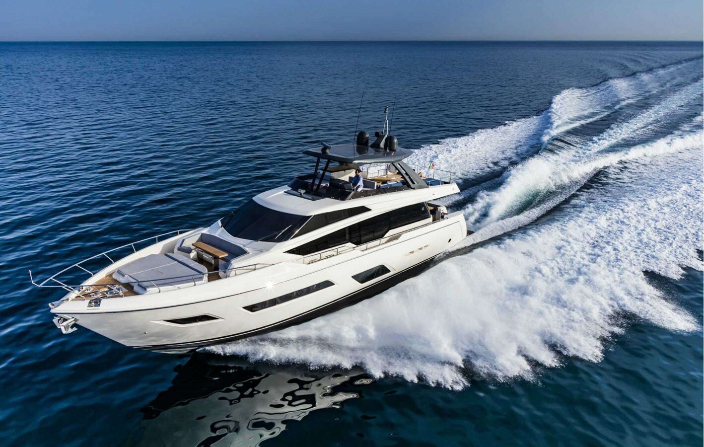 2019-ferretti-yachts-78-9-ffe3e5
