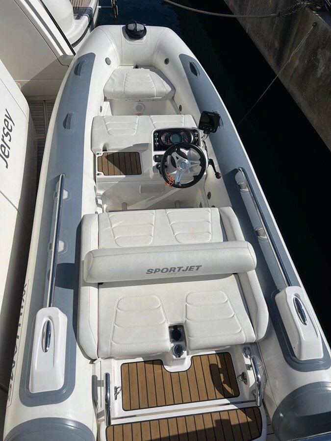 2019-ferretti-yachts-78-9-ffe3e5