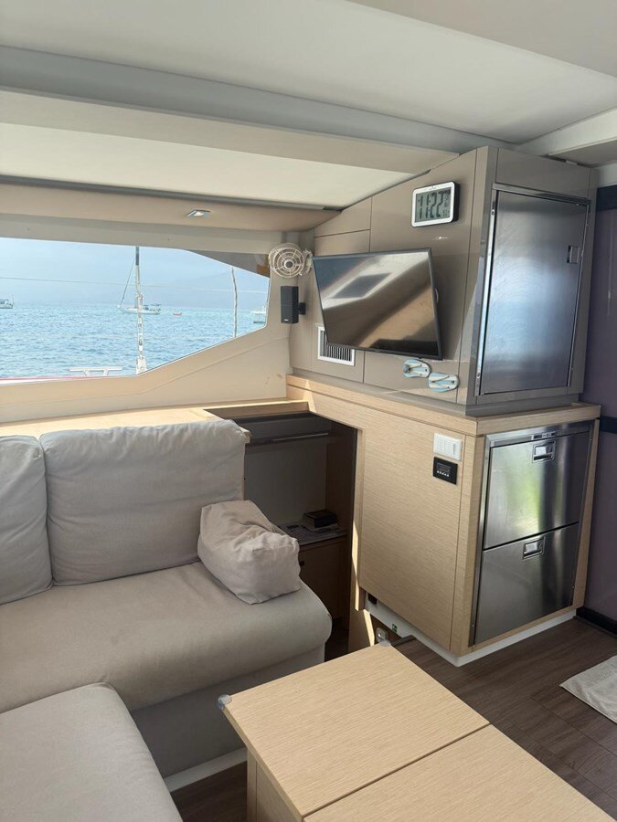 2019-fountaine-pajot-38-6-12f26f