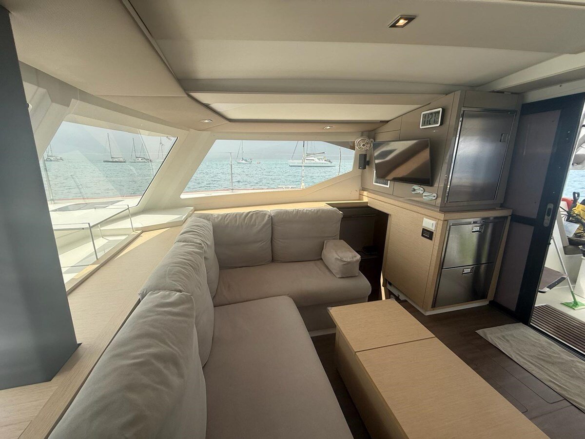 2019-fountaine-pajot-38-6-12f26f