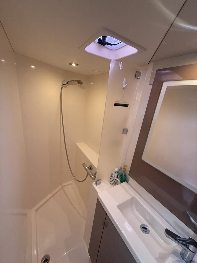 2019-fountaine-pajot-38-6-12f26f