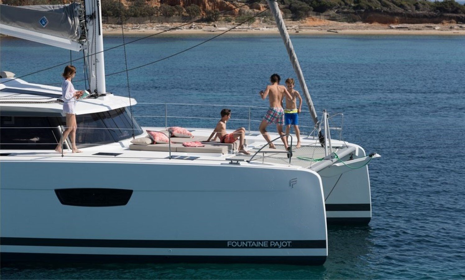 2019-fountaine-pajot-47-c4d57f